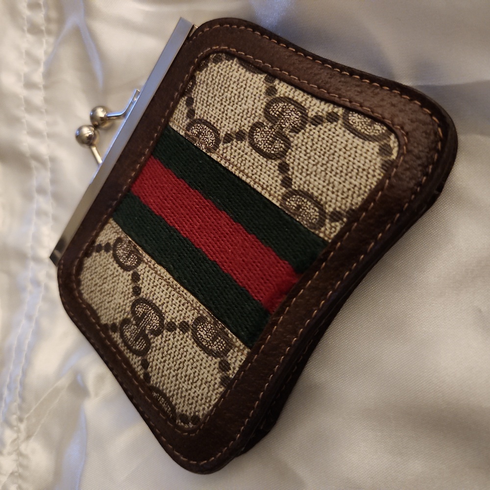 GUCCI GG Brown Kisslock Coin Purse RARE - COLLECTORS ITEM